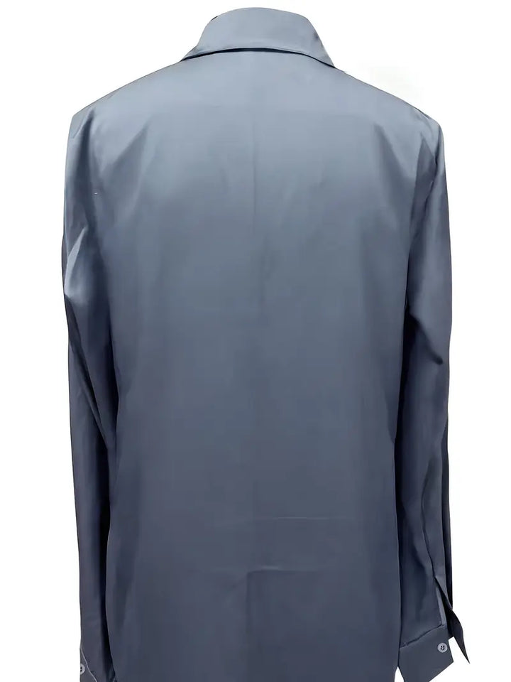 Casual chic women's V-neck blouse, flowing fit, long sleeve for everyday style.
