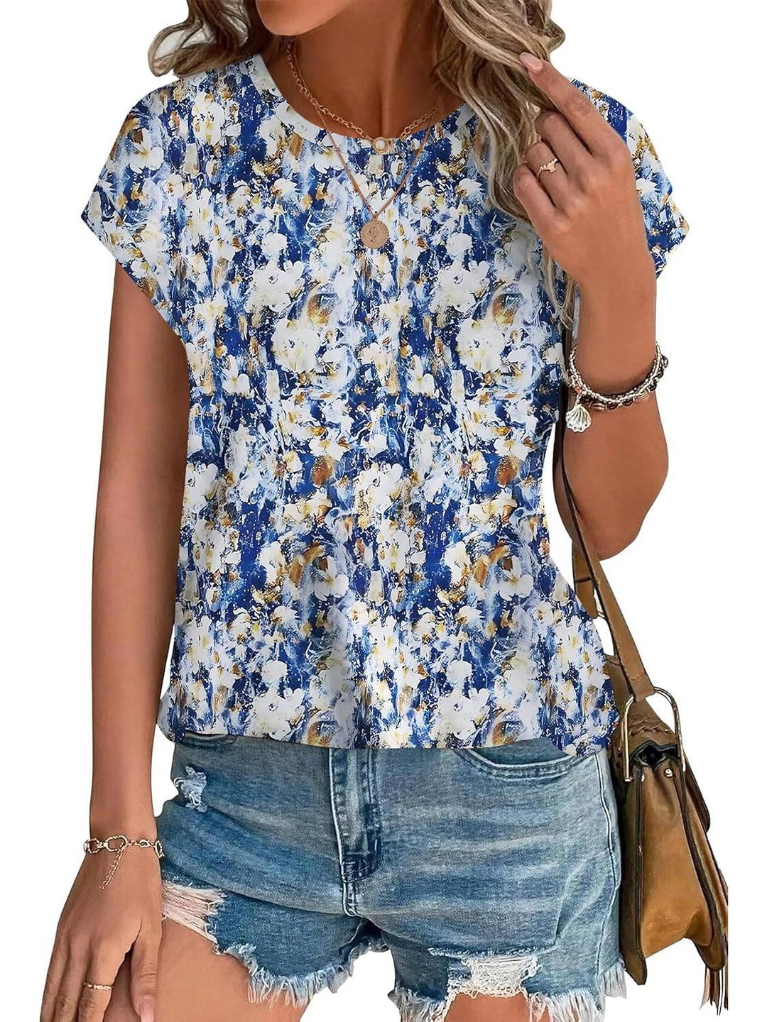 Women's summer fashion floral printed top, short sleeve and comfortable.