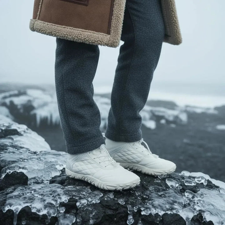 Unisex snow boots for men & women, offering warmth & grip in cold winter weather.