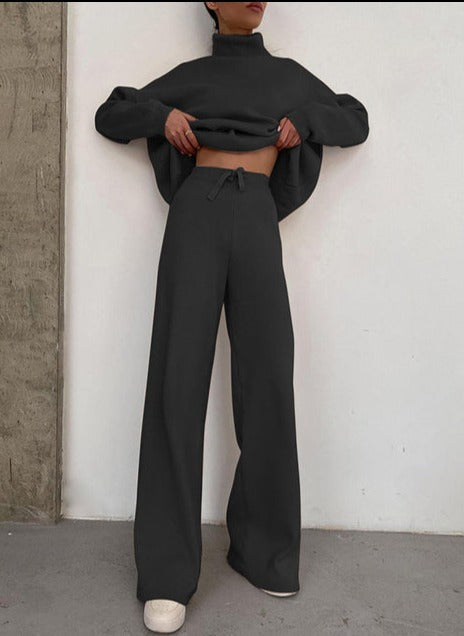 Detail of soft fabric on women's cozy loungewear set, stylish two-piece for comfort.