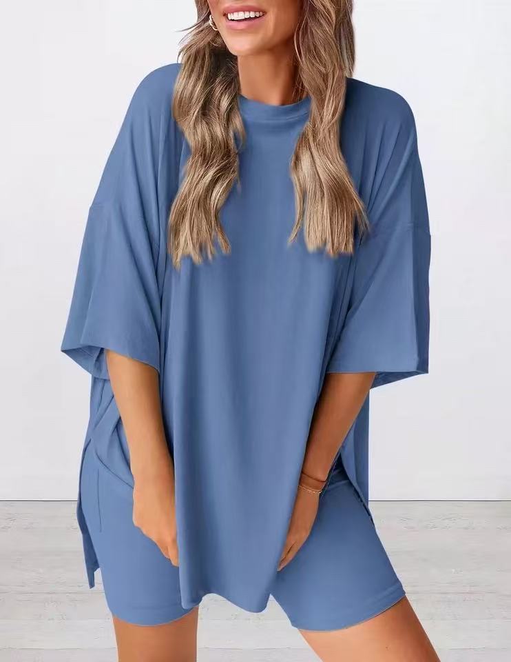 Stylish women's spring/summer lounge set. Oversized t-shirt & comfy shorts. Perfect casual outfit.