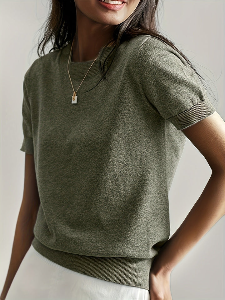 Versatile women's round neck t-shirt, perfect for spring outfits or comfortable summer casual wear.