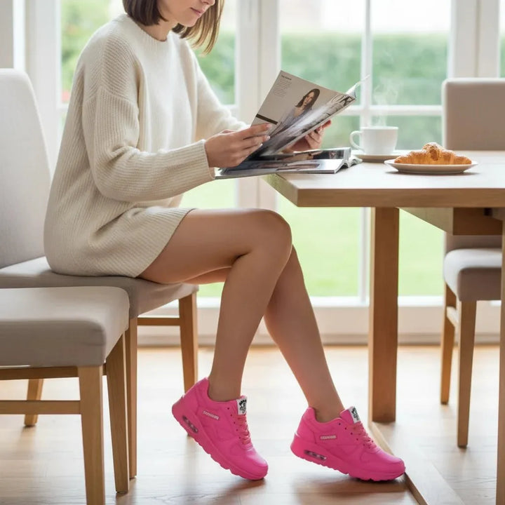 Lightweight women's nursing shoes, supportive, ergonomic for long shifts.