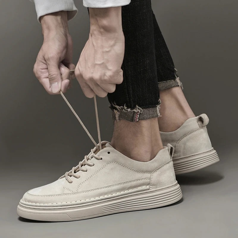 Stylish men's versatile sneakers, providing everyday comfort & a modern look for any occasion.