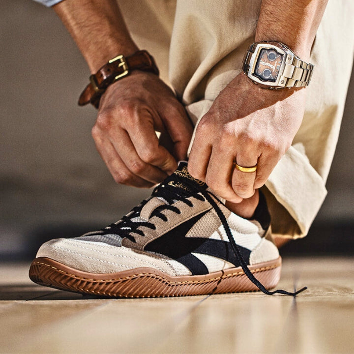 Retro men's classic sneakers, perfect everyday footwear with orthopedic support & comfort.