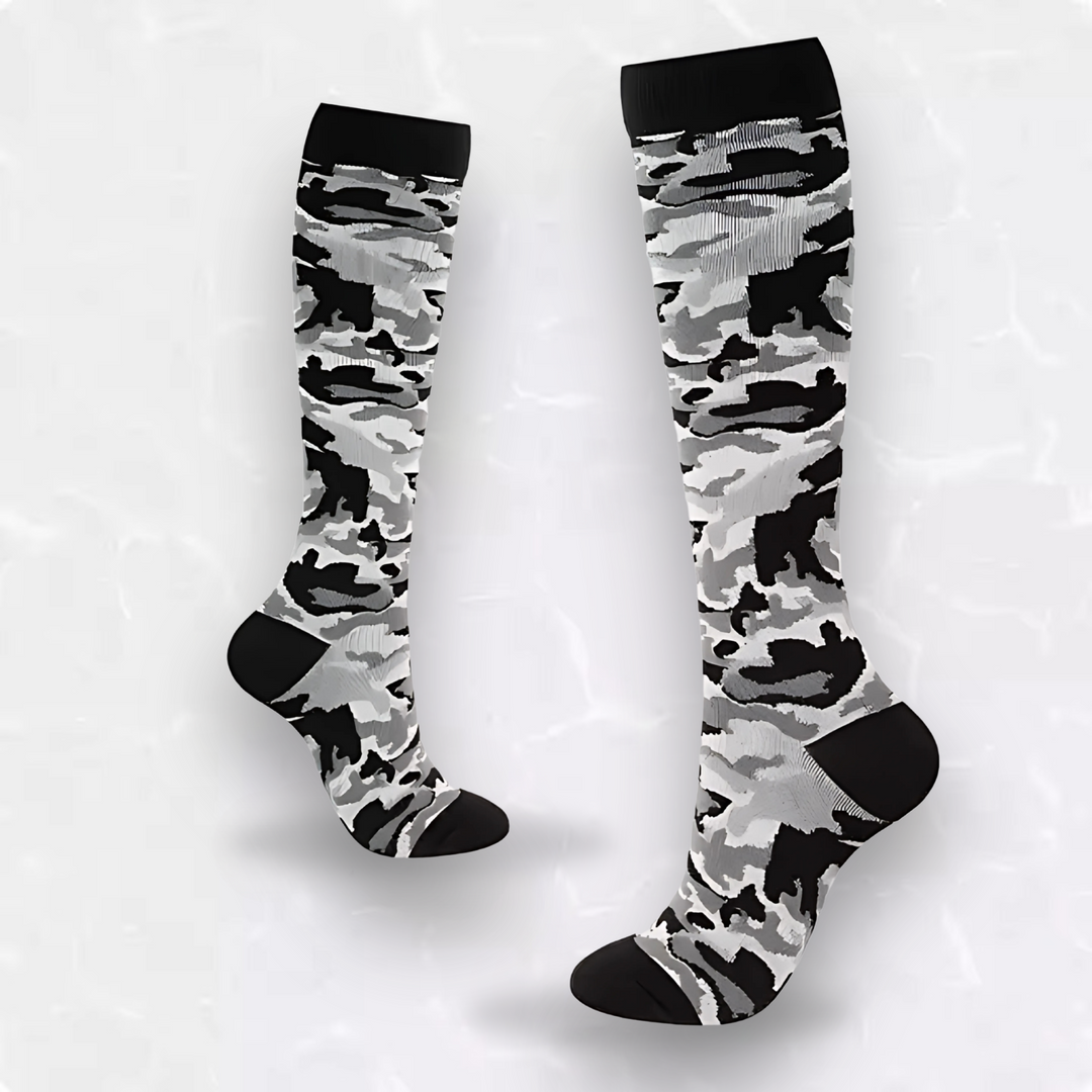 Comfortable unisex camo patterned compression socks, ideal for active wear, travel, and circulation support.