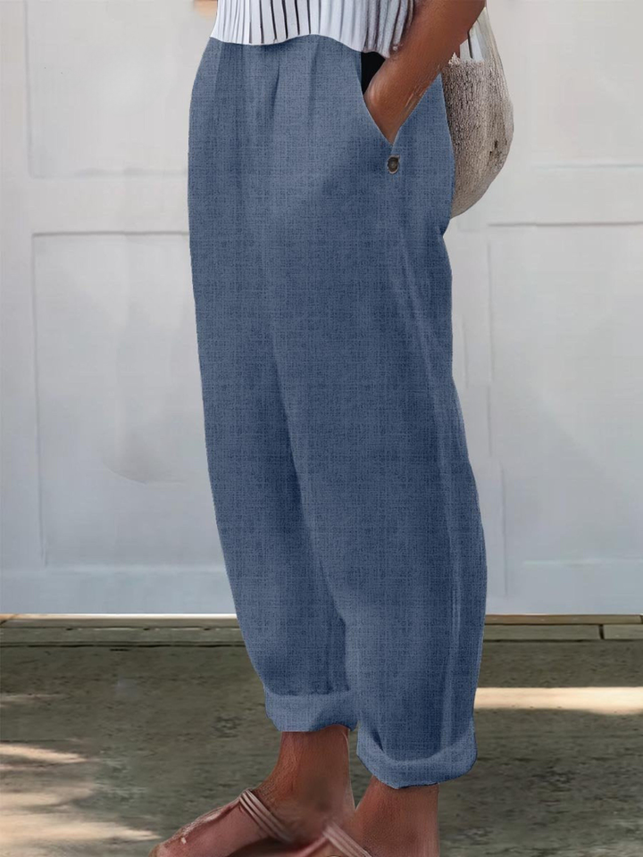 Fashionable women's wide leg pants, perfect for a chic and comfortable look.
