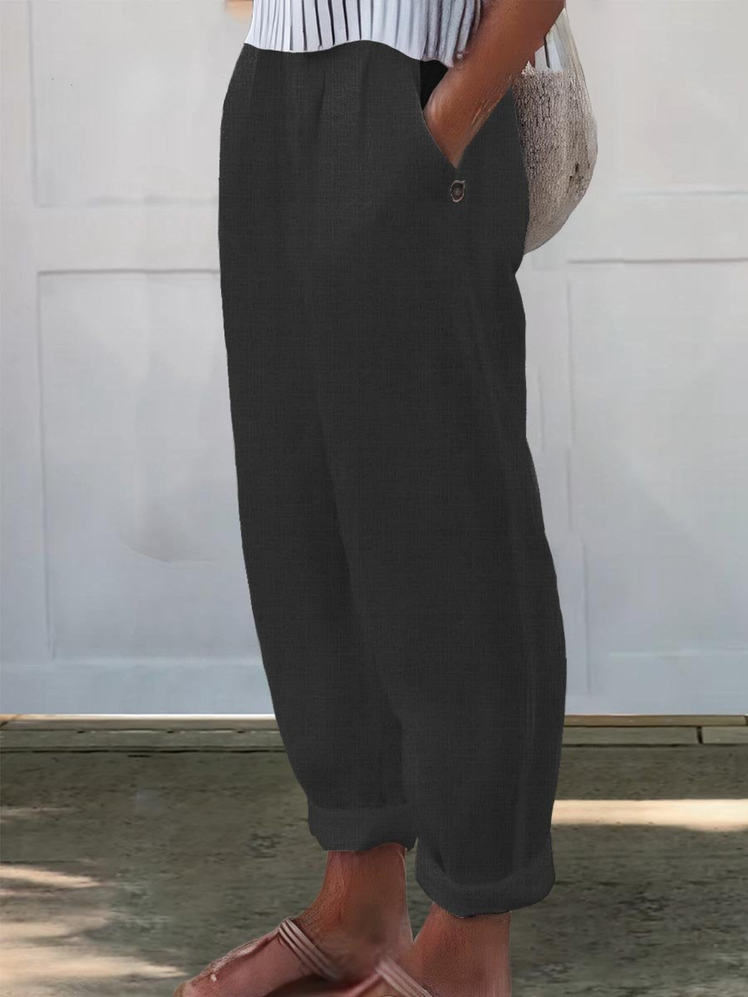 Comfortable women's wide leg pants, ideal for everyday casual wear.
