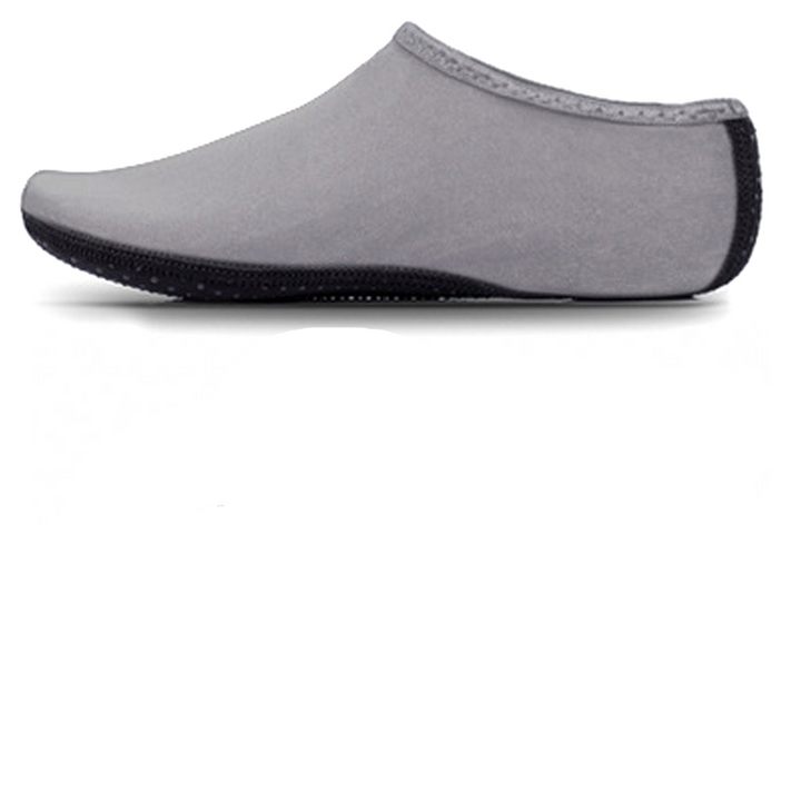 Durable unisex quick-dry water shoes; ideal protective footwear for beach, pool, & summer vacation.