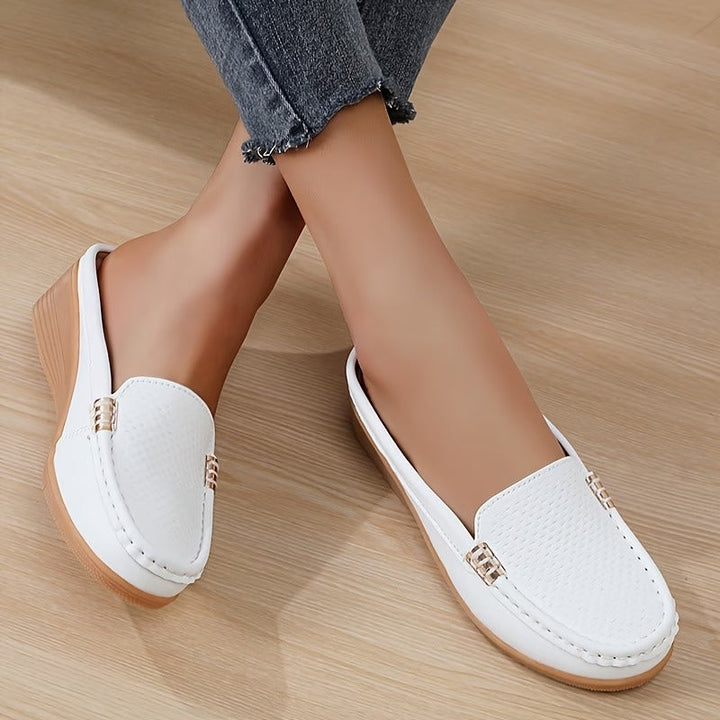 Summer women's effortless wedge loafers, a comfortable slip-on sandal for casual outfits.