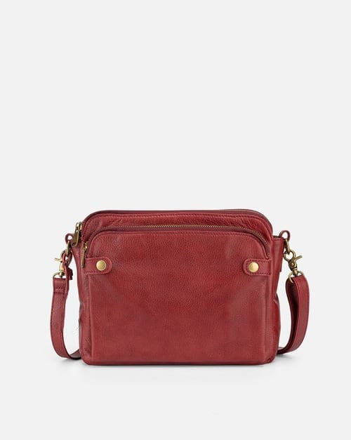 Women's organized leather crossbody purse, ideal for travel and daily essentials.