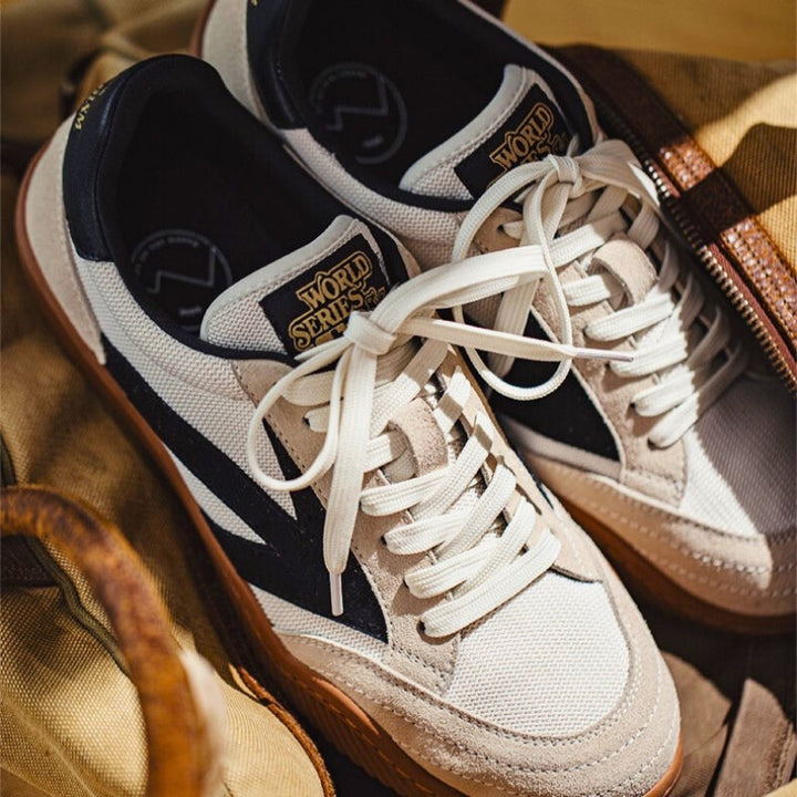 Men's cushioned walking sneakers, classic retro style with orthopedic comfort and support.
