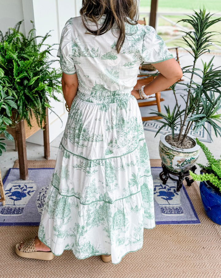 Women's party dress: an elegant, flowing toile print maxi gown. Perfect for summer and comfort.