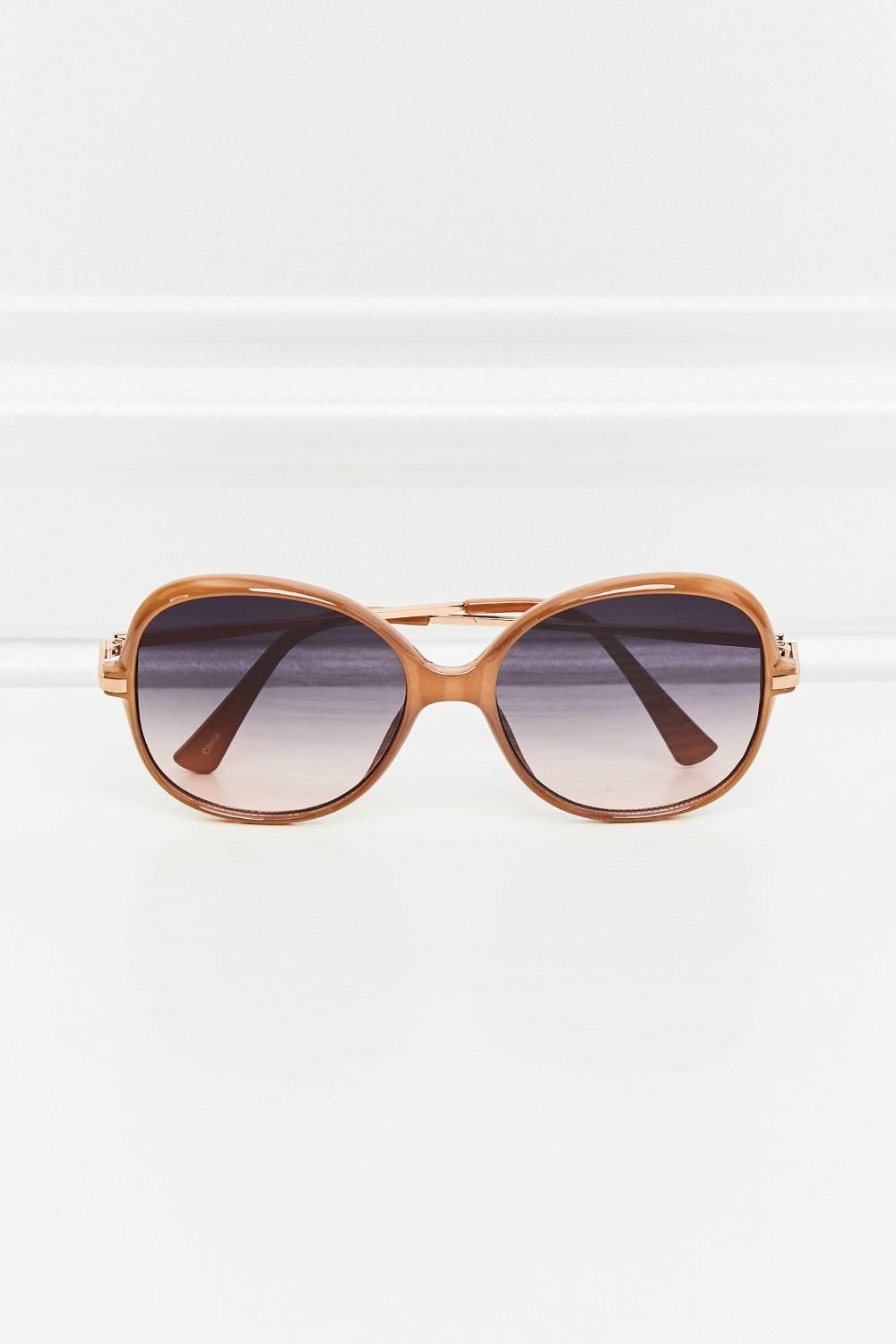 Women's protective oversized round gradient sunglasses, essential UV400 summer eyewear.