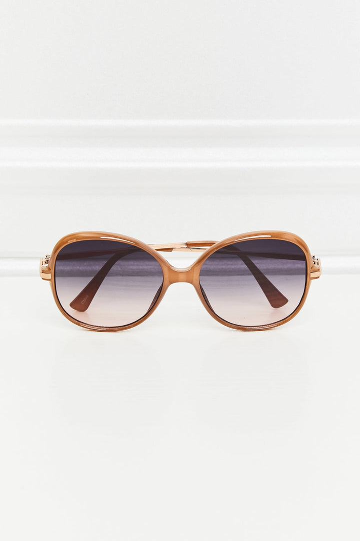 Women's protective oversized round gradient sunglasses, essential UV400 summer eyewear.