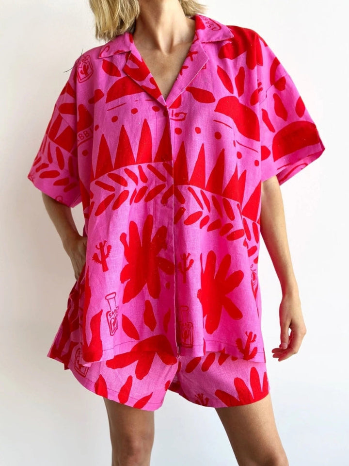 Effortless style with this women's pink short sleeve matching set. Trendy & comfortable two-piece outfit for summer fashion.
