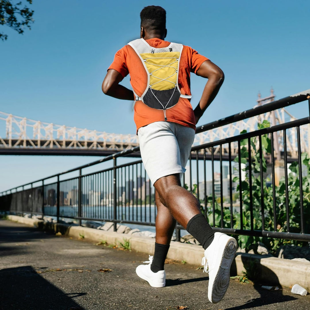 Lightweight hydration pack for long distance running, features a 2L bladder.