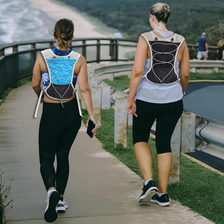 Unisex ultra-light hydration vest, perfect for any runner, with 2L water bladder.