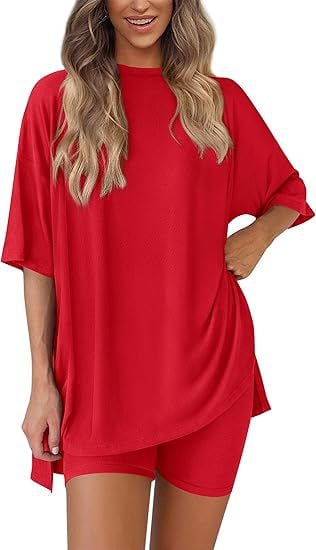 Chic women's co-ord lounge set: oversized t-shirt & shorts. Perfect for spring/summer home wear.