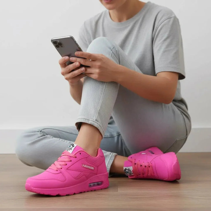 Lightweight women's daily shoes, comfortable, ideal for long shifts.