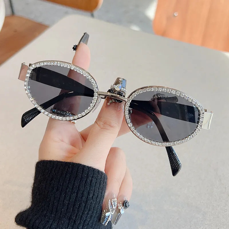 UV400 round metal frame sunglasses for women, offering essential eye protection with a stylish, lightweight design.