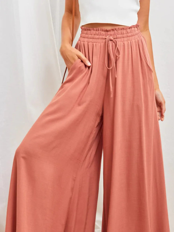 Versatile women's high waist wide leg pants, transition effortlessly from casual to elegant.