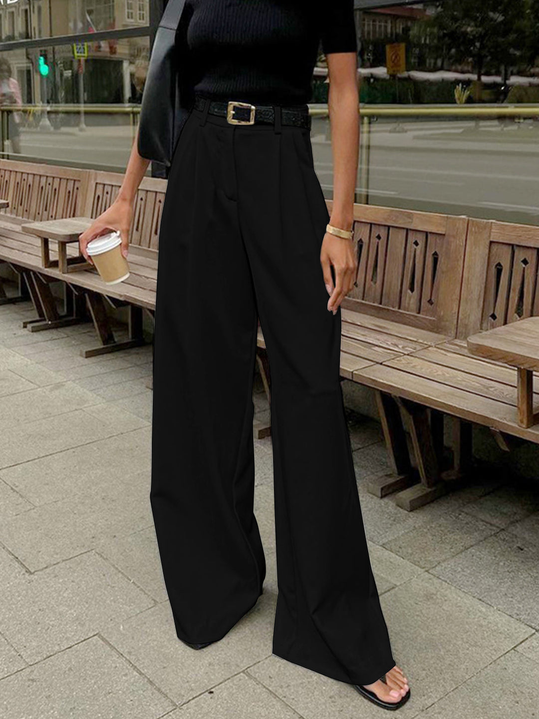 Comfortable & stylish women's high-rise wide-leg trousers. Tailored for an elegant fit, versatile for any wardrobe.