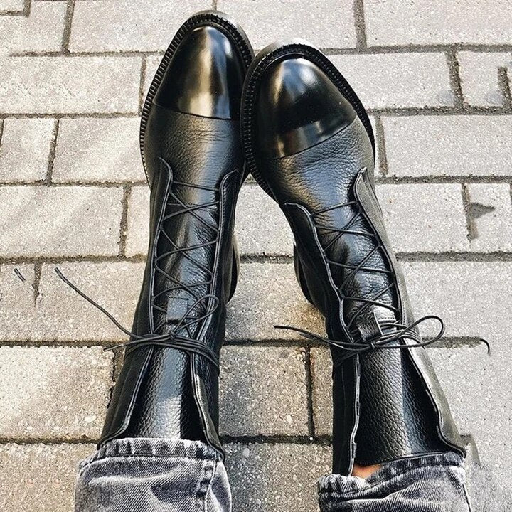 Chic women's contoured ankle boots for fall/winter. Offers elegant style & comfort for versatile occasions.