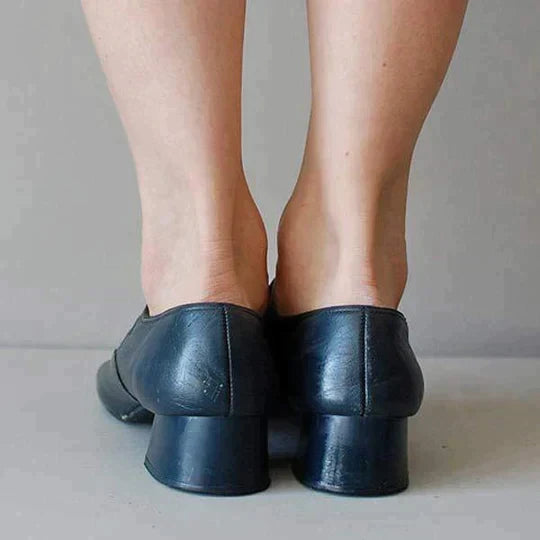 Women's vintage orthopedic sandals with arch support, perfect comfortable footwear for summer versatility.