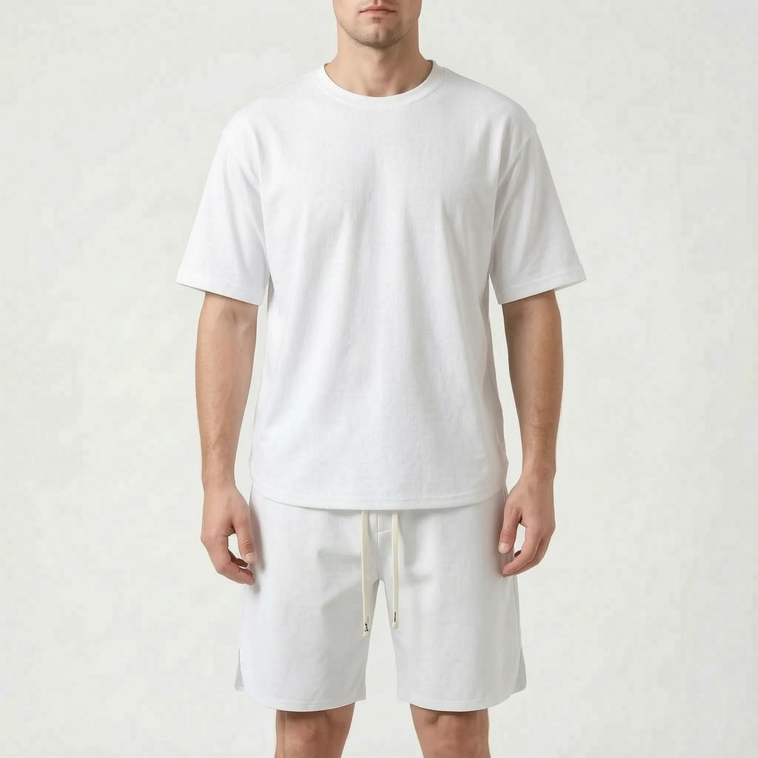 Men's casual summer outfit: round neck t-shirt and comfortable drawstring shorts, a two-piece set.