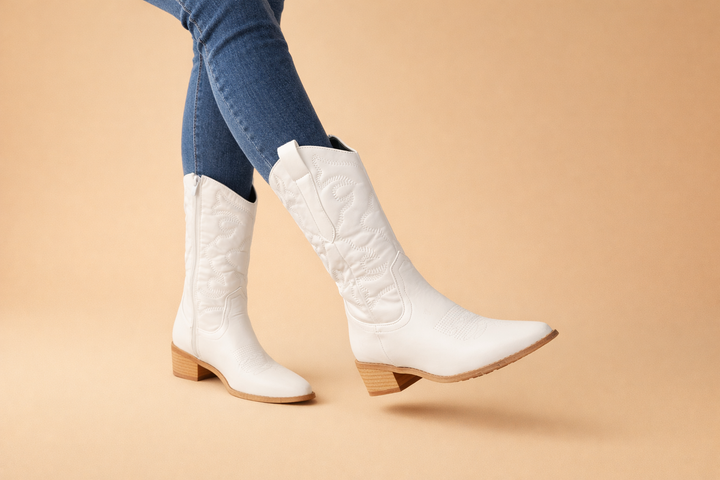Fashionable women's retro Western cowboy boots, classic style footwear for a trendy look.