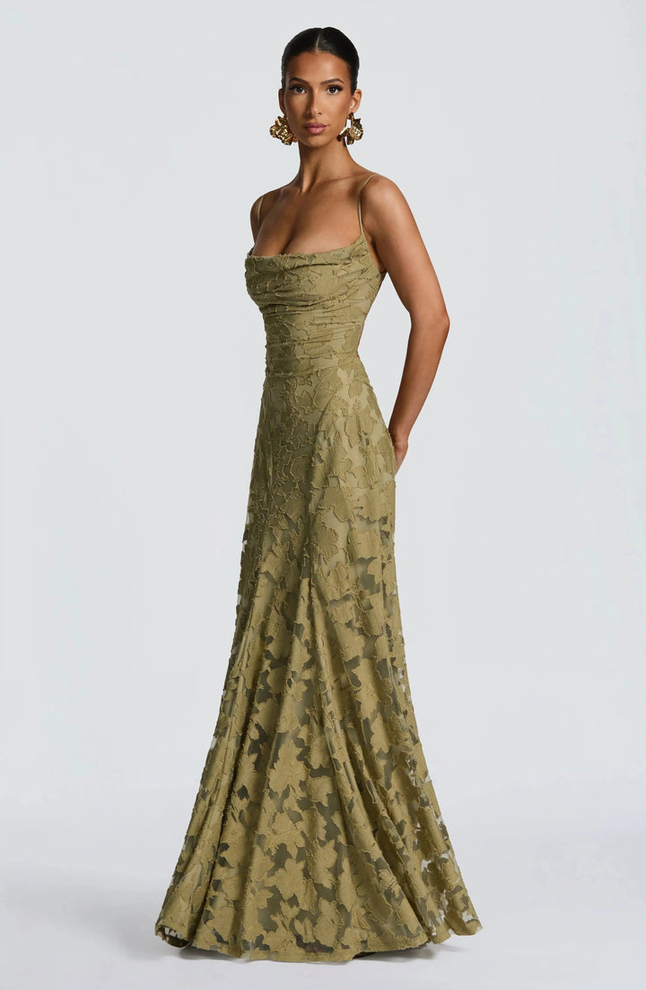 Elegant women's dress: Maxi length, spaghetti straps, sophisticated corset, and attractive lace-up back.