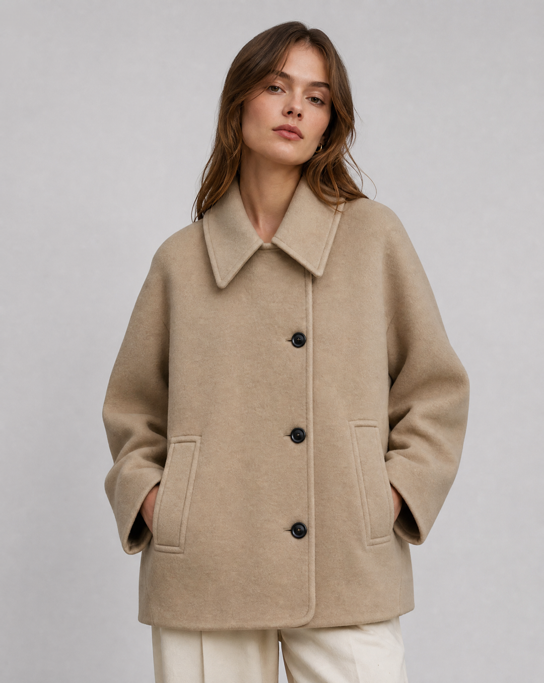 Chic oversized short coat for women, ideal fall/winter outerwear & effortless style.