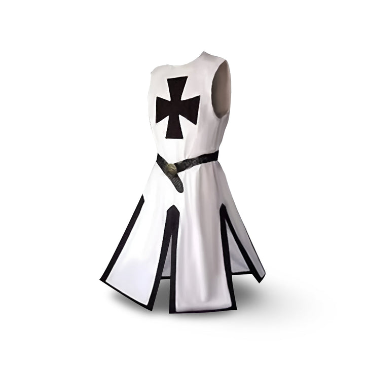 Men's medieval knight costume with a cloak, perfect for dramatic Halloween photos & historical re-enactments.