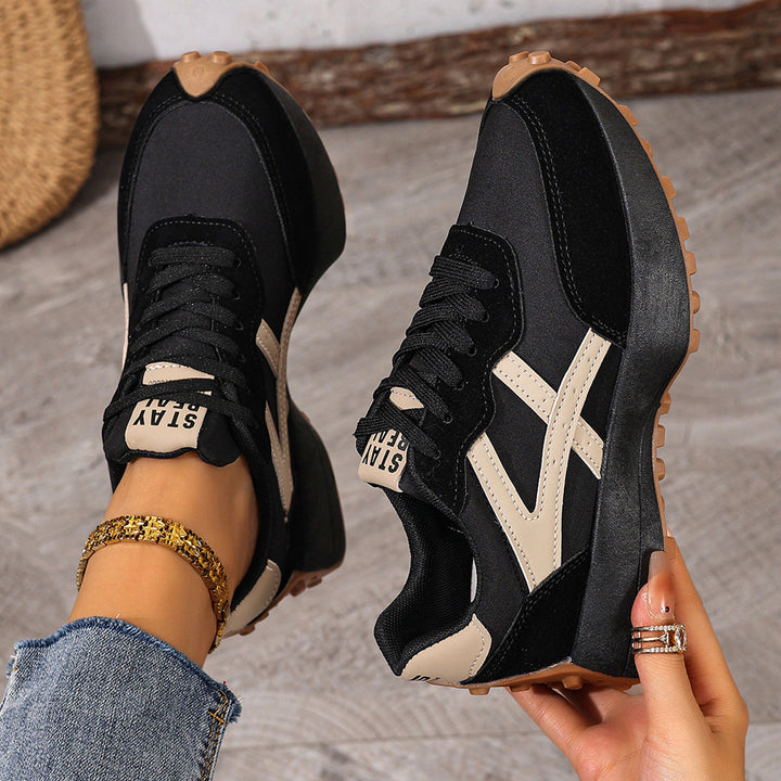 Everyday comfort trainers for women, wide fit, with orthopedic support.