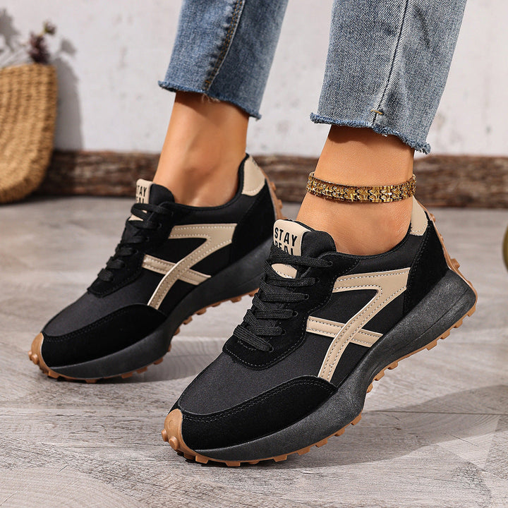 Women's wide fit non-slip sneakers, orthopedic design for secure walking.