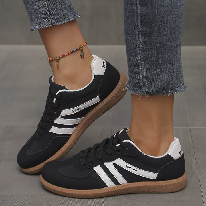 Lightweight wide fit trainers for women, with orthopedic all-day comfort.
