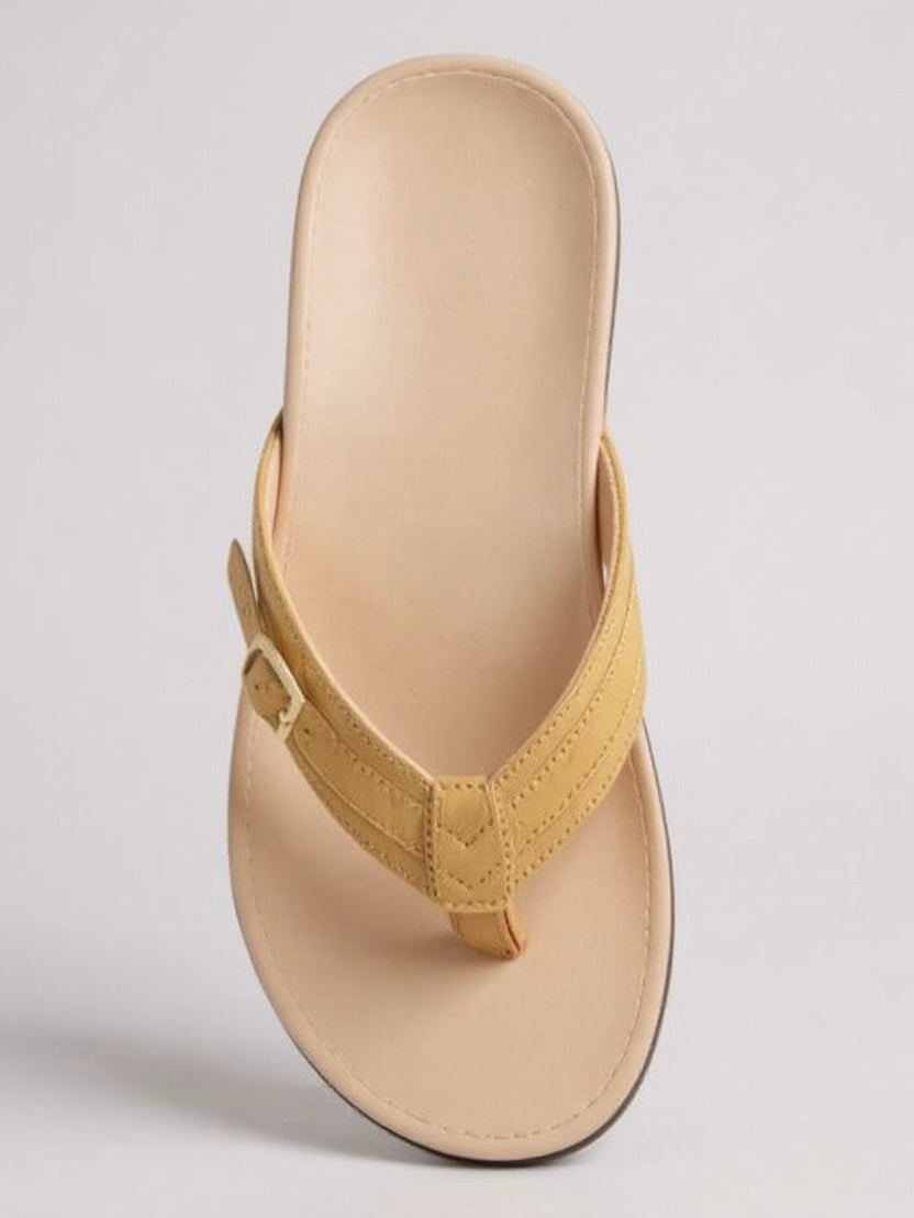 Women's everyday thong sandals with thick cushioning, great for walking, beach trips, and casual summer style.
