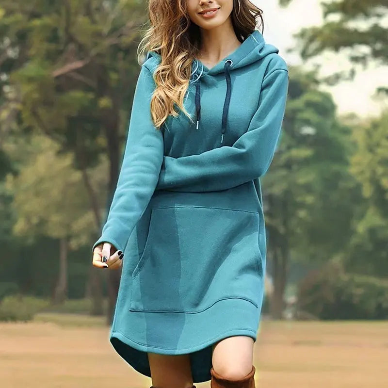 Chic women's hooded dress, long sleeves & deep pockets, a must-have for autumn/winter style.