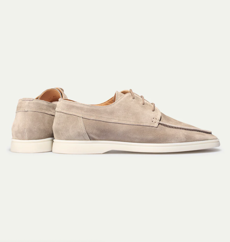 Elegant men's dress loafers, breathable and comfortable, perfect for sophisticated formal or office wear.
