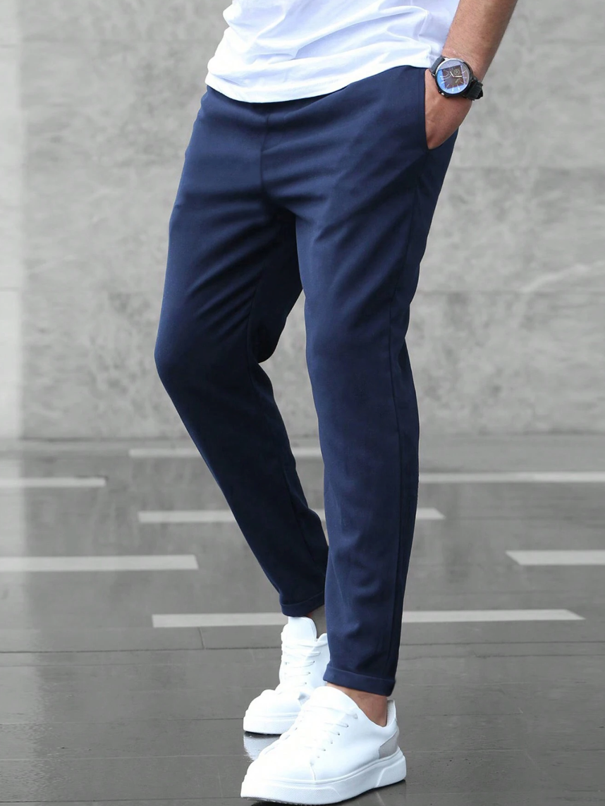 Men's flexible stretch fleece pants, offering maximum comfort and freedom of movement.