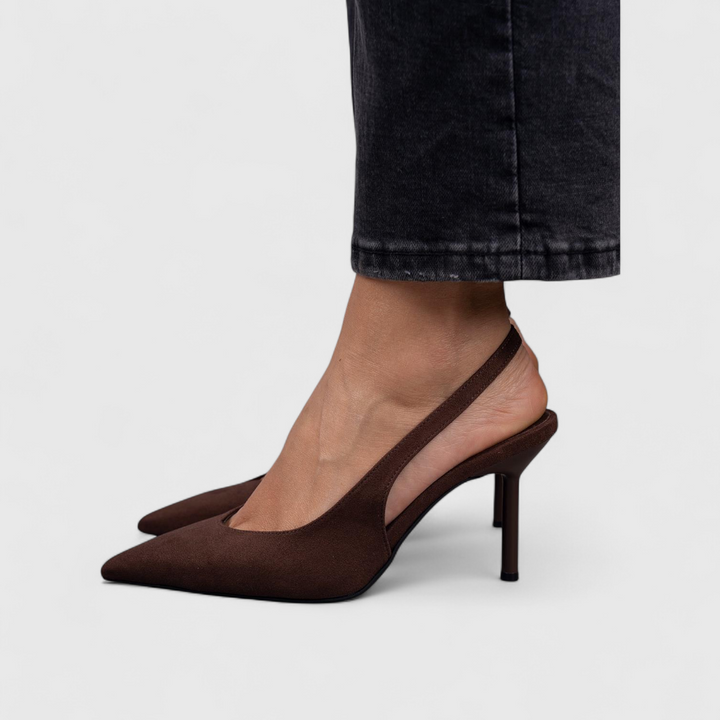 Comfortable leopard print orthopedic pumps for women. Supportive heels, ideal for all-day wear & work. Elegant footwear.