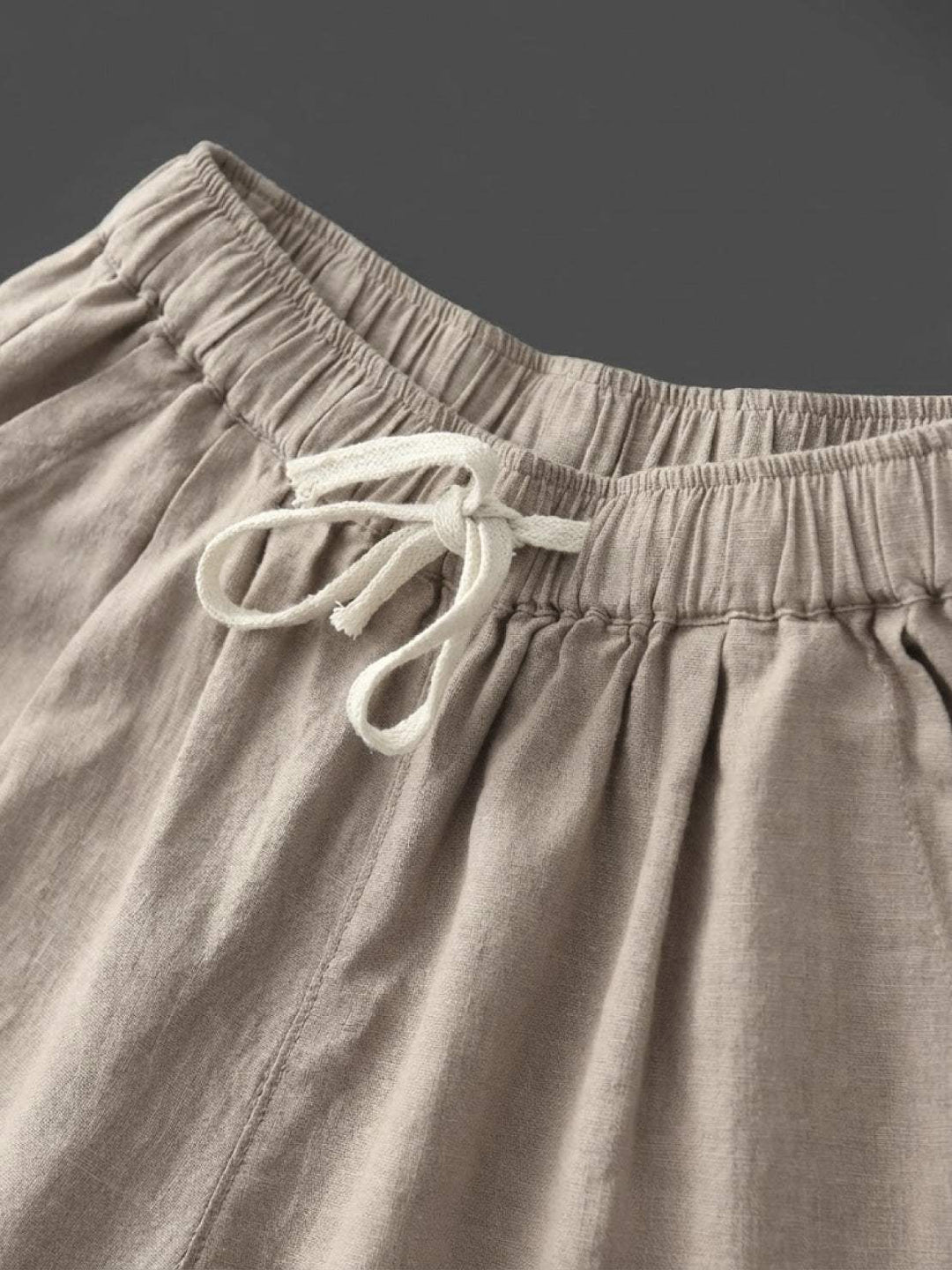 Stylish women's wide leg drawstring pants, offering a relaxed fit for ultimate comfort and daily wear.
