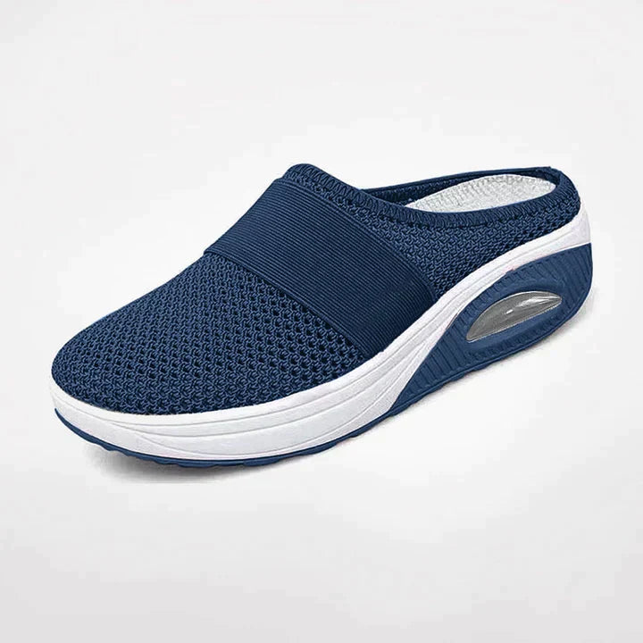 Lightweight & breathable women's clogs. Casual slippers with orthopedic comfort, anti-slip design for everyday wear.