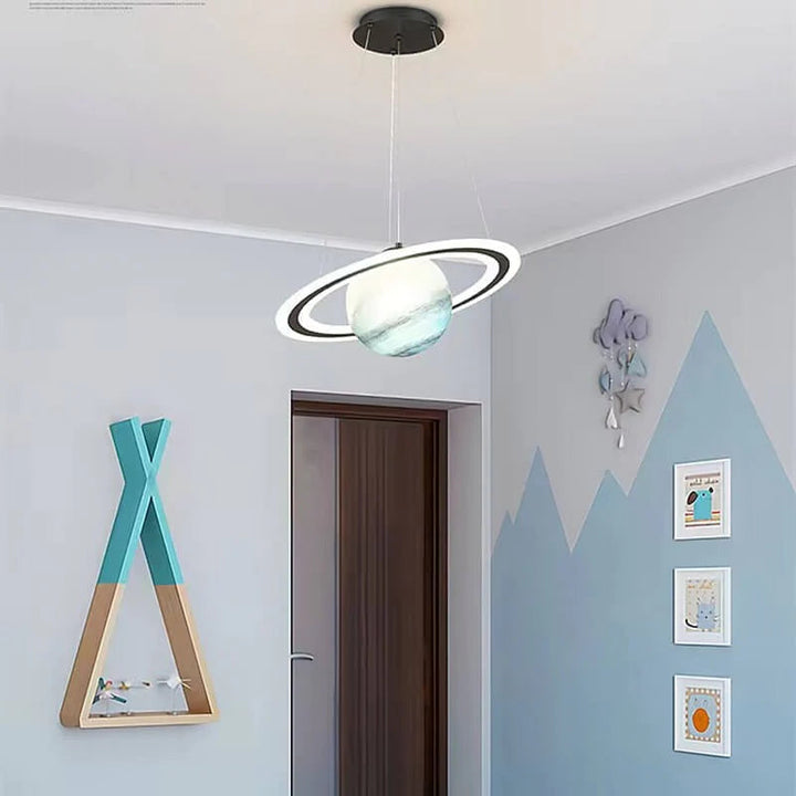 LunaOrbit Modern Planet Hängeleuchte, a charming kids room light and night light for celestial decor.