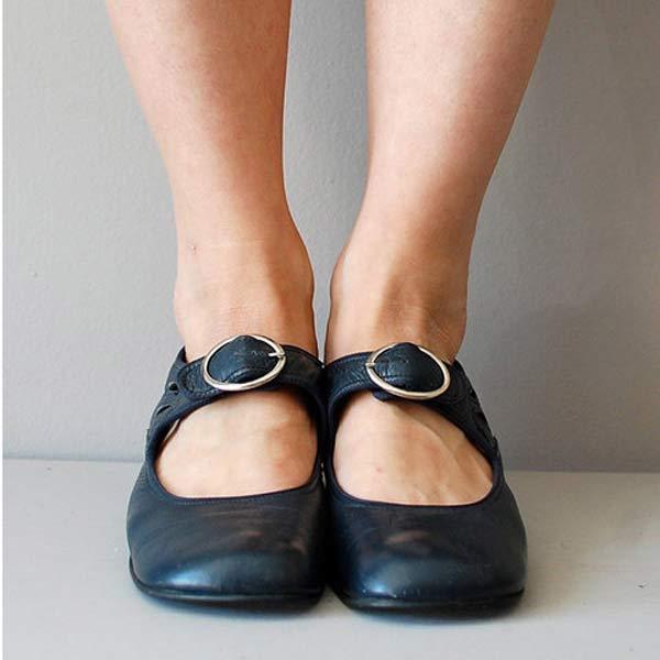 Comfortable women's arch support sandals, orthopedic footwear for summer and elegant casual wear.