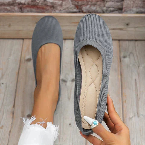 Versatile women's ballet flats, combining elegant style with supportive comfort for daily wear.