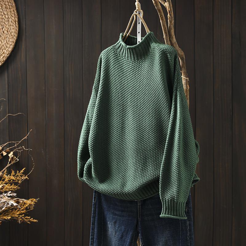 Stylish women's pullover sweater, chic & versatile for everyday casual wear or autumn fashion.
