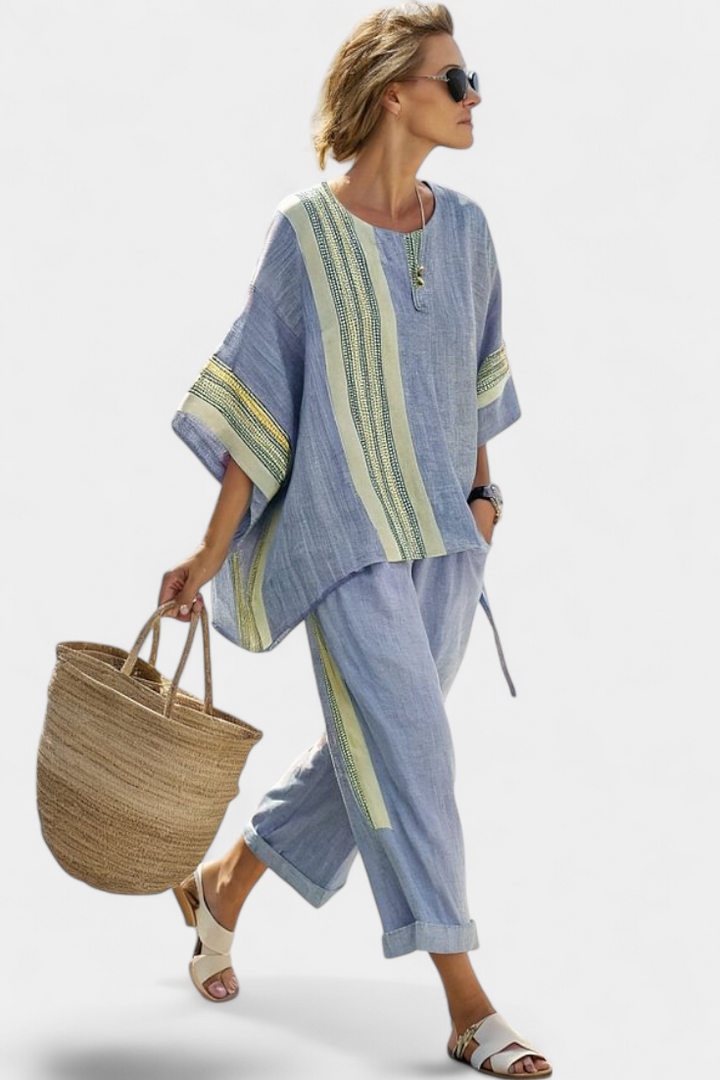 Women's summer matching set: oversized contrast trim top & wide leg pants. Ideal for resort & everyday wear.