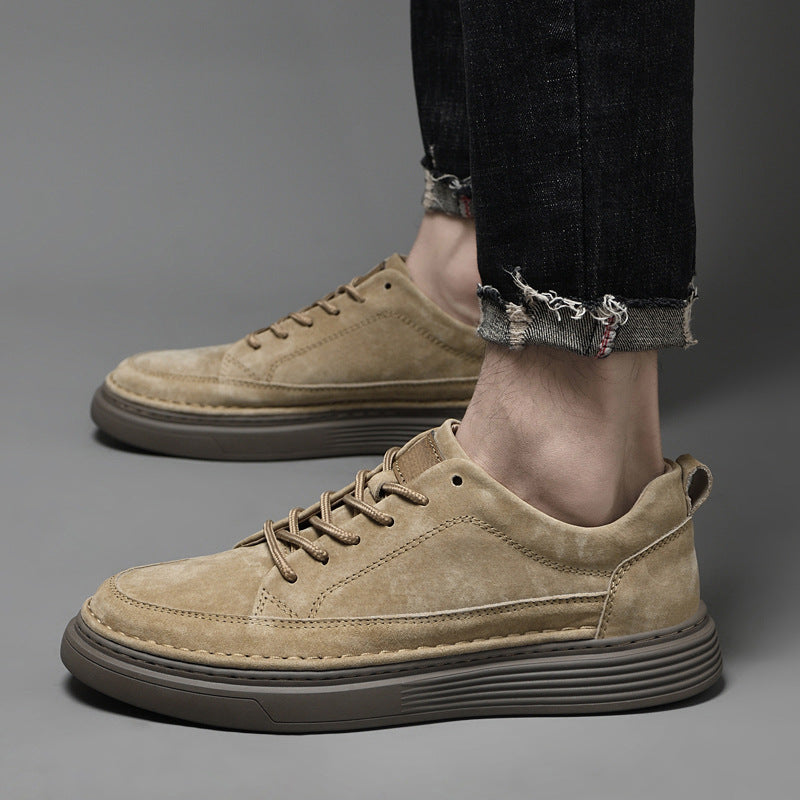 Sophisticated men's modern sneakers for versatile everyday style & comfort. Ideal walking shoes.